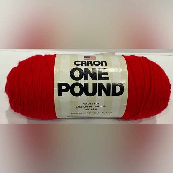 Caron ONE POUND 16 oz / 812 yds. Medium (4) Worsted 100% Acrylic. Scarlet/Red - Picture 1 of 3